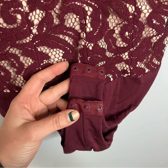 Bardot Julia Deep V Neck Lace Bordeaux Red Sleeveless Bodysuit Size 4 NWT - Picture 8 of 16